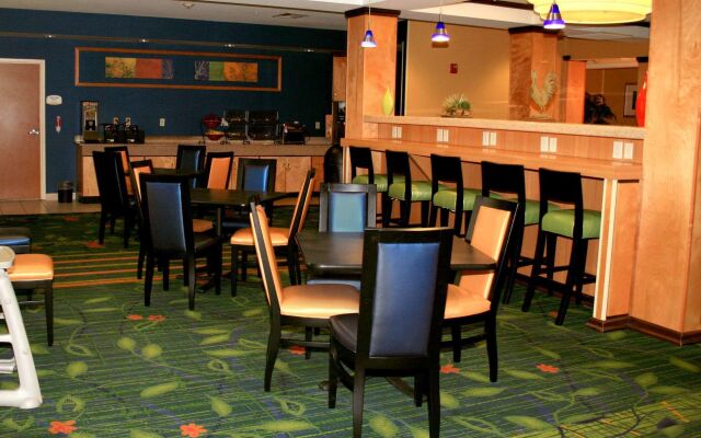 Fairfield Inn & Suites by Marriott Fairmont