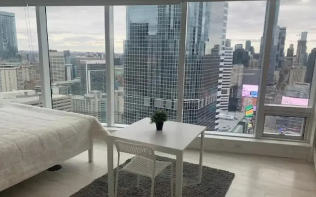 Waterfront Yonge Suites
