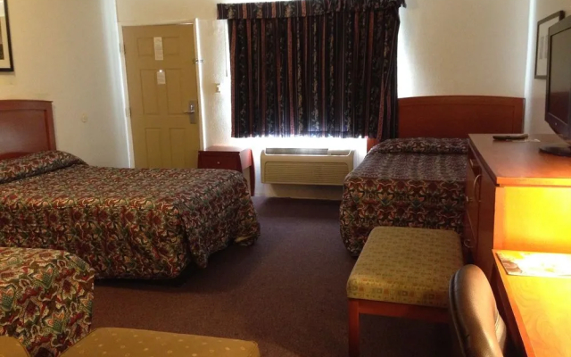 Maple Inn & Suites