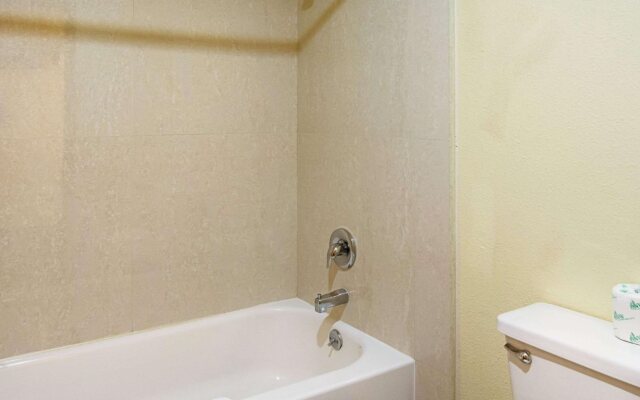 Super 8 By Wyndham Vancouver East