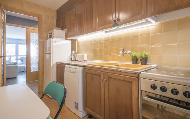 Ampolla Apartment TVL 18