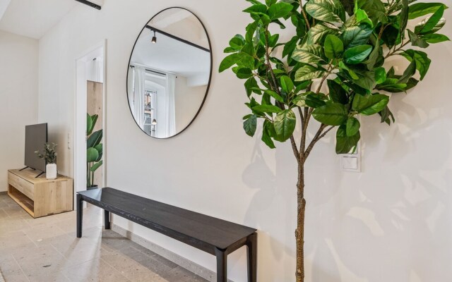 Clausen Hideaway Modern Apartment ID211