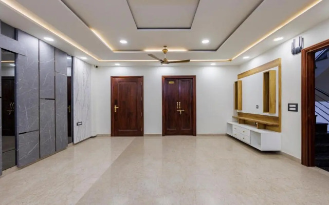 OYO Capitol O Mvm Residency