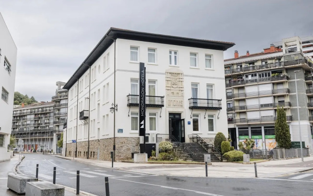 Hotel Mondragon