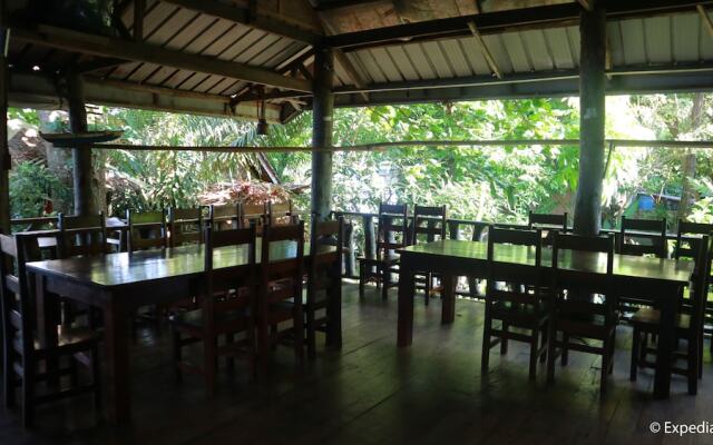 Algen's Dive Resort