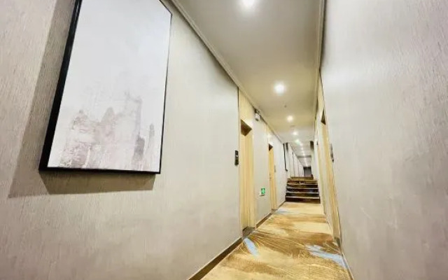 Post Hotel (Gongyi Xinxing Road Xingyue Times Square)