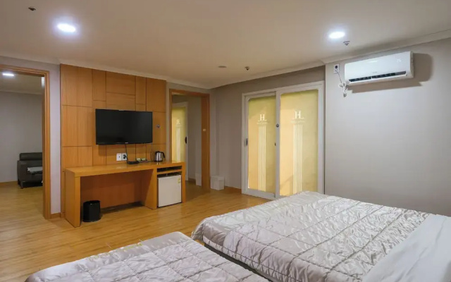 Bugok Royal Hotel