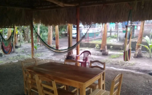 Inn Hospedaje BullShark