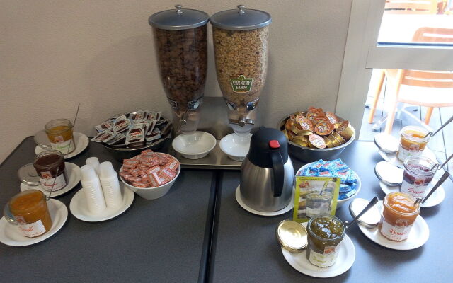 B&B HOTEL Clermont-Ferand Nord Riom