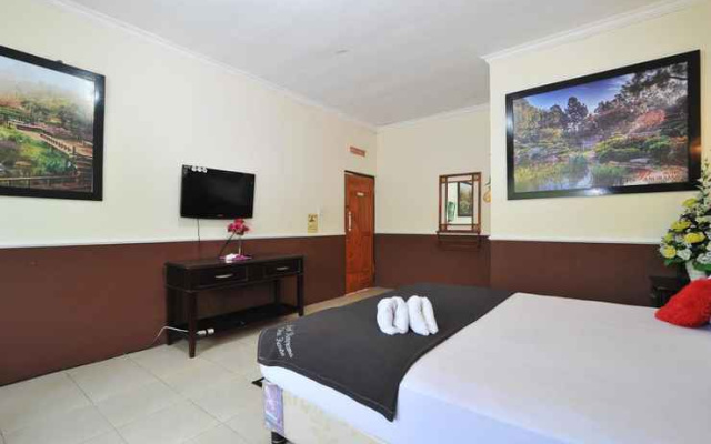 Hotel Panorama Wisata Air Terjun Coban Rondo