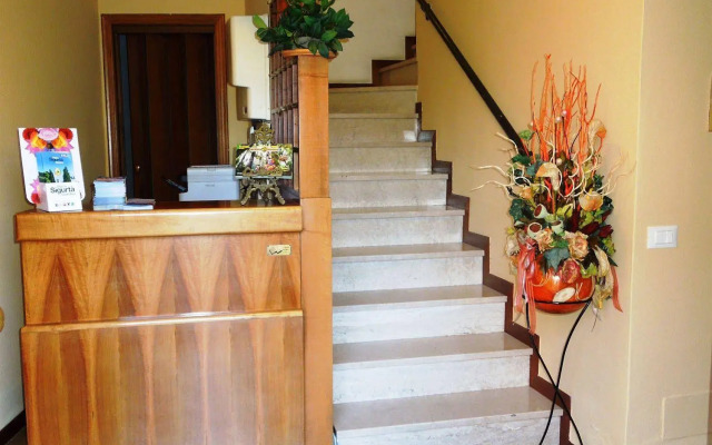 Bike Hotel Touring Gardone Riviera & Wellness