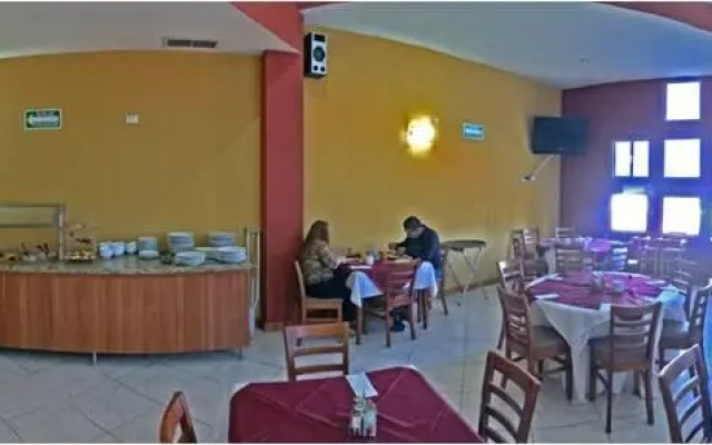 Hotel El Cason and Suites