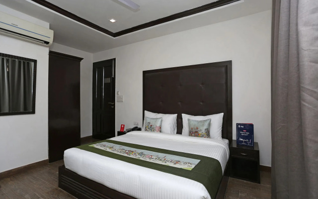 OYO Premium Bhikaji Cama Place