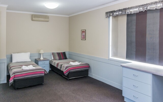 Merimbula Lakeview Hotel