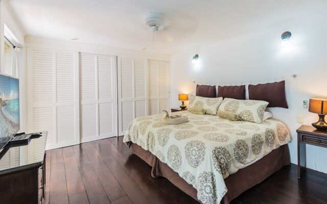 Royal Palms 5 2 Bedroom Condo by RedAwning