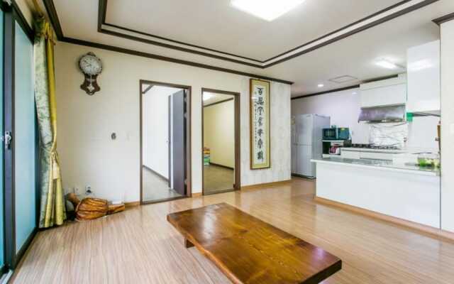 Muju Rainbow Pension