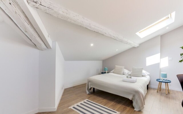 Wonderful 2 Bedrooms, Place de la Comédie