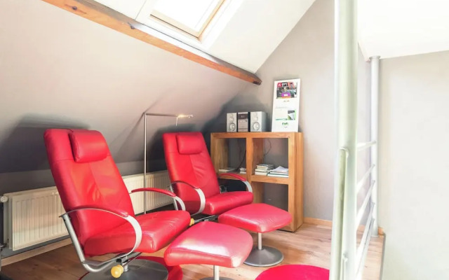 Cushy Apartment With Private Terrace, Heating