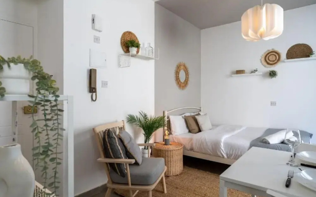 Orchid Cozy Studio & Balcony in Larnaca