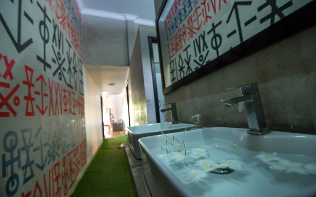 Pool Party Hostel