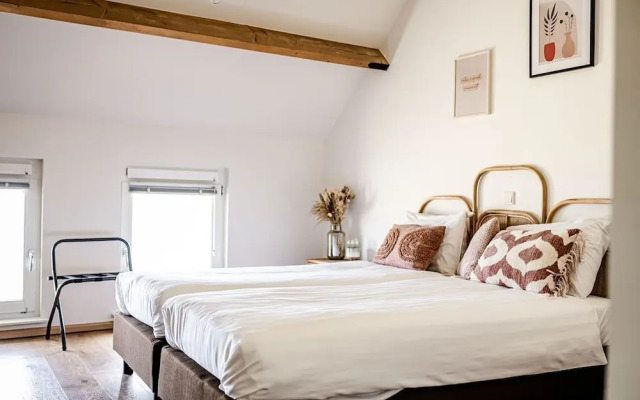 Tiny Parks Cast Away