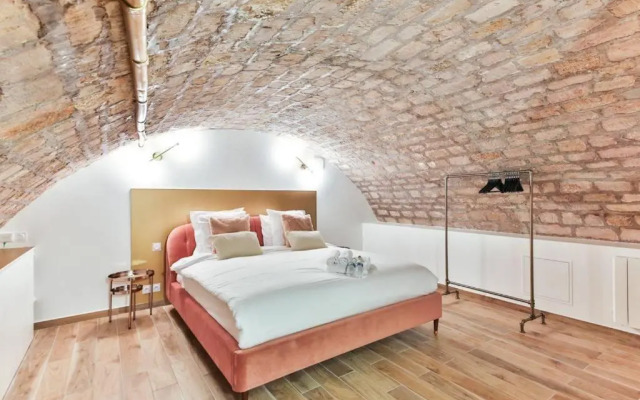 New&Renovated in heart of PARIS- 6pers