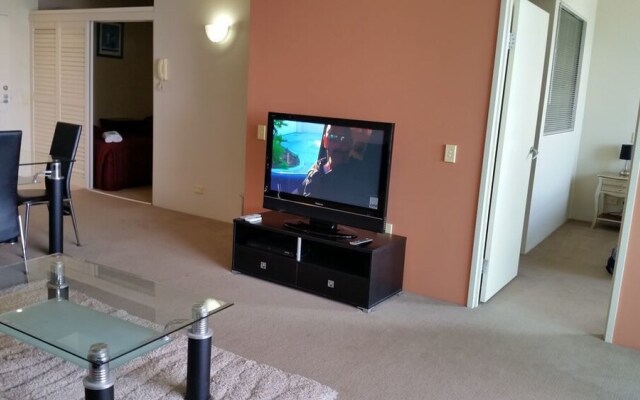 Grand Hotel Apartments Gold Coast by owner