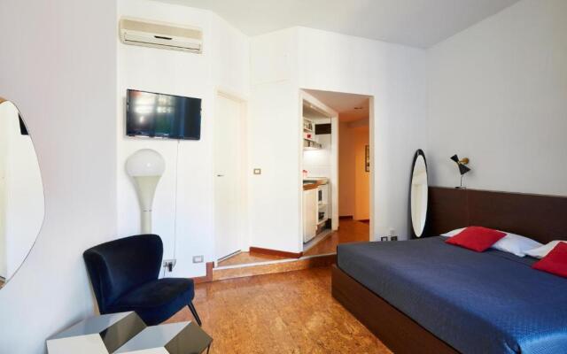 Stellar 70 Style Studio with Terrace-Heart of Milan