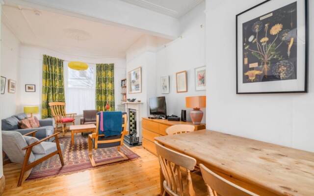 Homely and Spacious 4 Bed, up to 7 Guests, Dalston