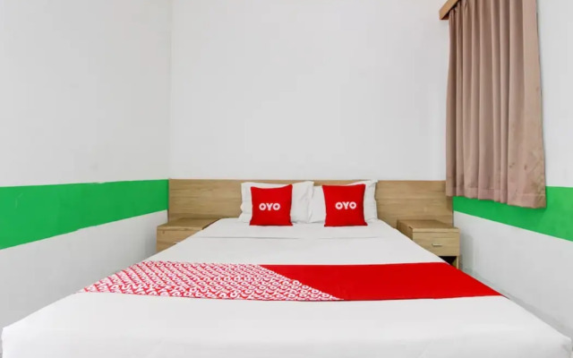 Collection O Jalan Slamet Riyadi Near Kampung Batik Kauman Formerly Hotel Grand Kota