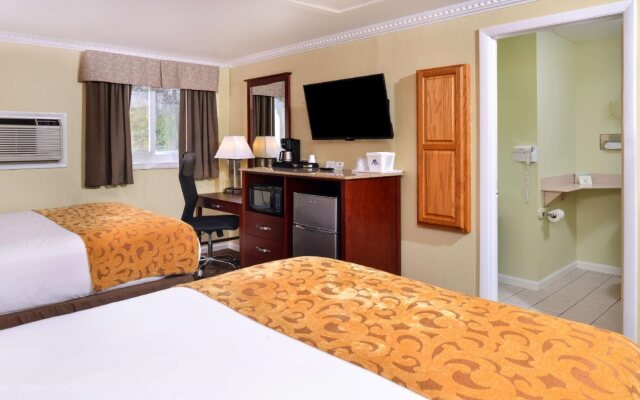 Red Carpet Inn and Suites - Cheshire