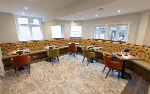Resolution Hotel