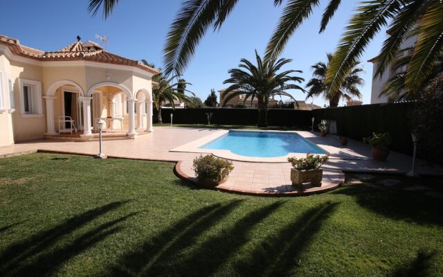 025 Villa California