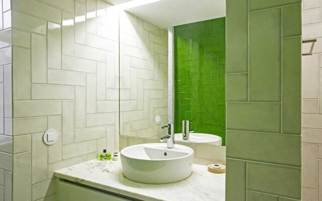 Colourful and Tasteful 2bedroom Apartment in Graça