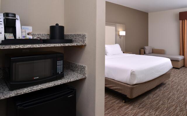 Holiday Inn Express & Suites Williams by IHG