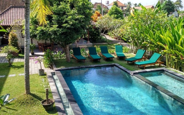 Nyoman Sandi Guest House