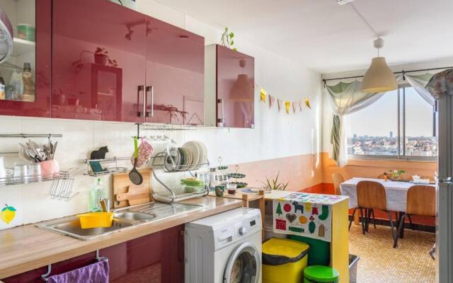 Une chambre chez moi,A guest room in my home,20mins to Paris