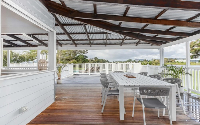 Hamptons White House