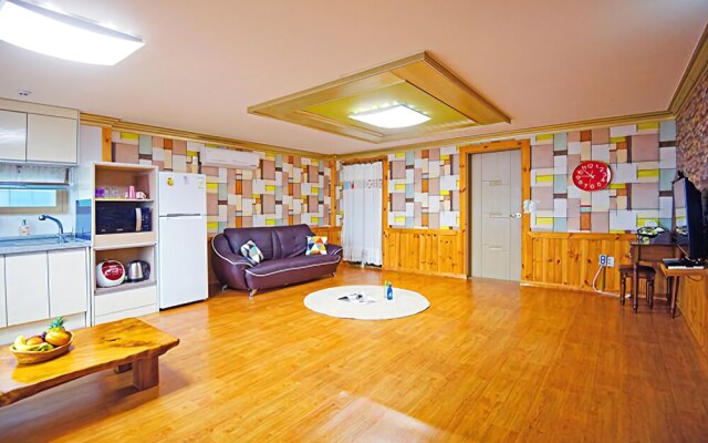 Geoje Dojangpo Pension