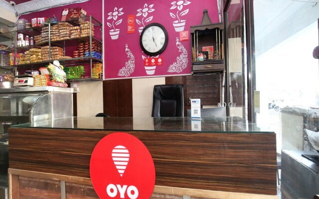 OYO 12967 Hotel Simran