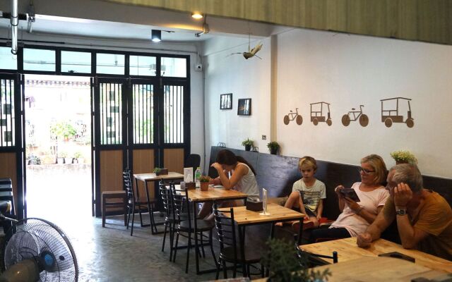 Feel Good Bangkok Hostel