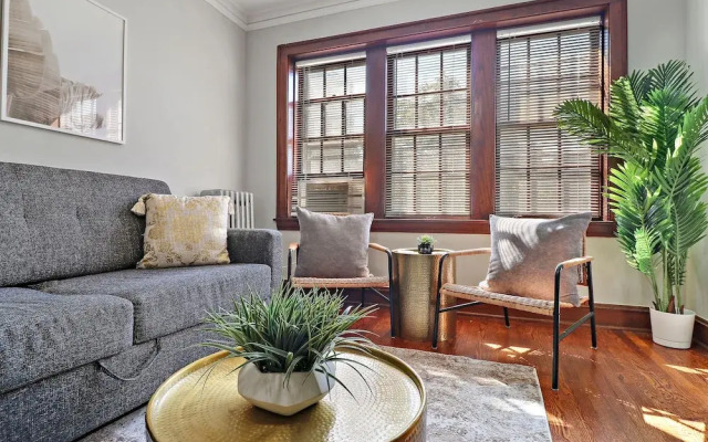 Contemporary Cragin 1BR Apt in Lockwood