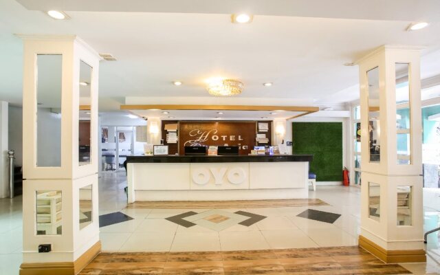 OYO 252 Hotel Euroasia (Vaccinated Staff)