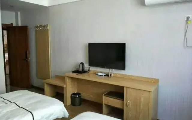 Colorful Danxia Pengxiang Hotel