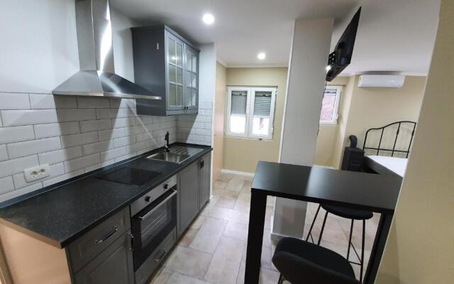 Rustic House Diklo 20m from the sea