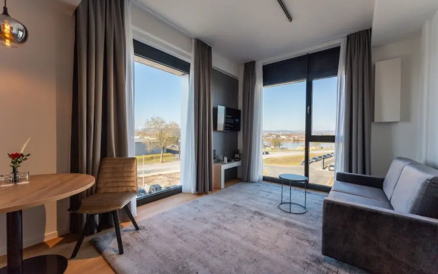 Frames Hotel GmbH