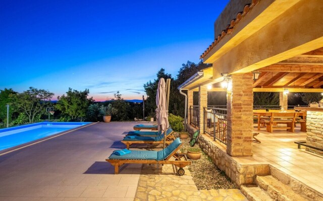 Beautiful Home in Kras With Wifi and 2 Bedrooms