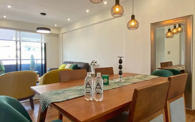 Lovely 2BR With Balcony in Miraflores