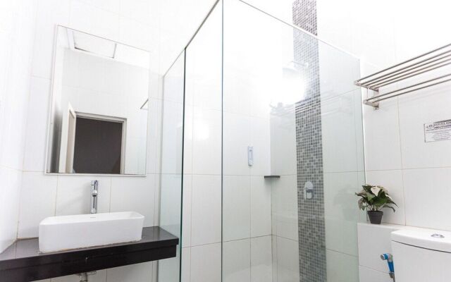 RedDoorz Plus @ Idjen Boulevard Malang