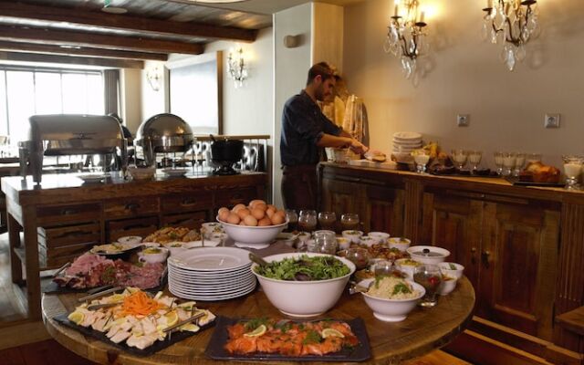 Les 5 Freres Maison de Famille